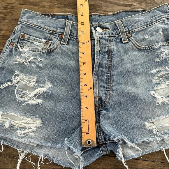 Petros Upcycled Vintage Womens 30 Levi’s 501 Jean Shorts Distressed High Waisted - Picture 8 of 8